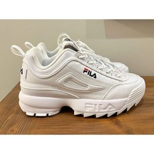 Fila Disruptor II - Youth size 6 / Women’s size 7.5